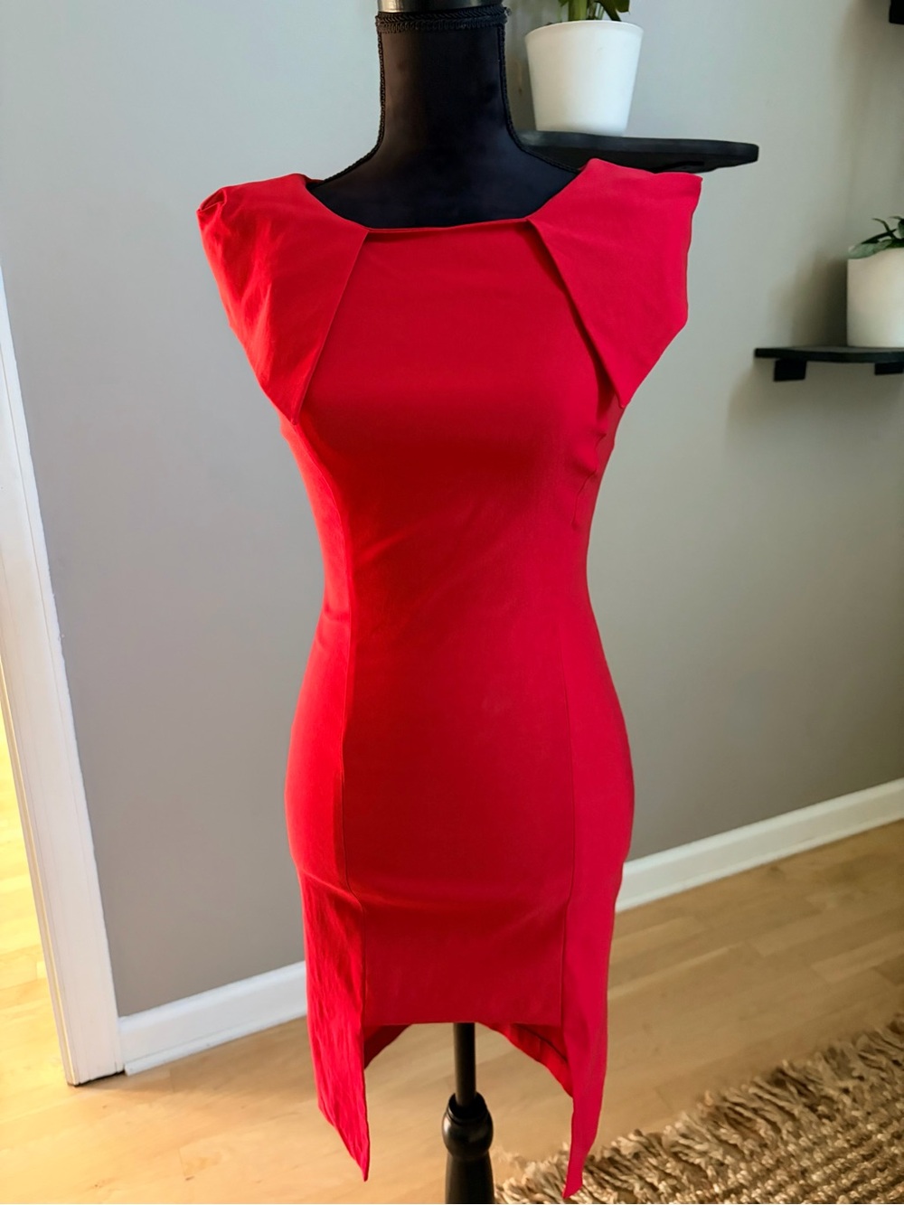 Elegant Red Cap-Sleeve Midi Dress